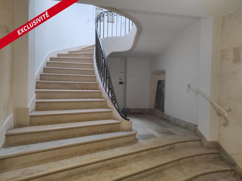 Maison - 410 m² - 10 pièces