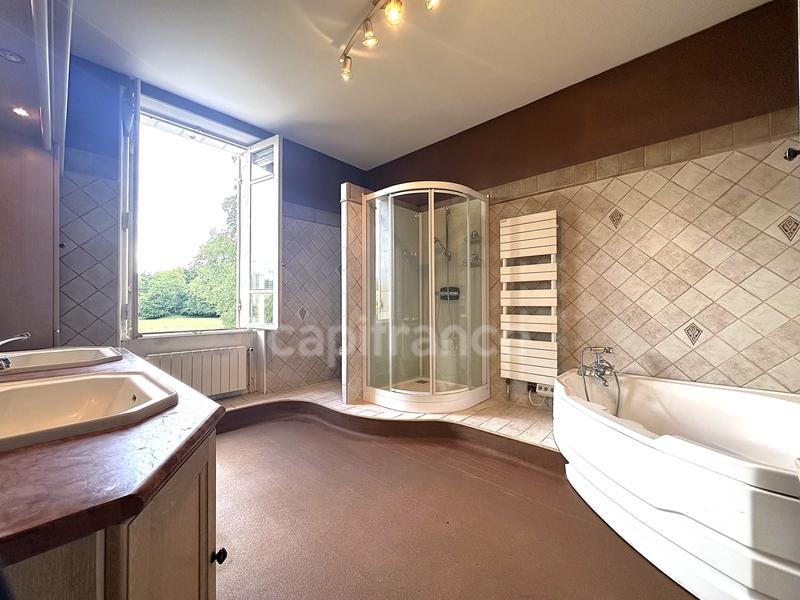 Maison de maîtres - 245 m² - 8 pièces