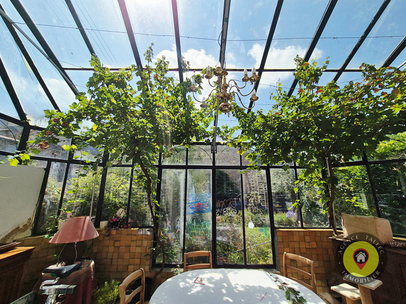 Maison - 484 m² - 11 pièces