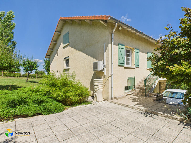 Maison - 230 m² - 5 pièces