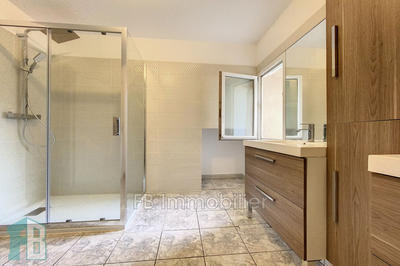 Appartement - 79 m² - 3 pièces