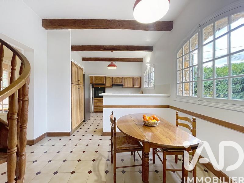 Maison - 180 m² - 7 pièces