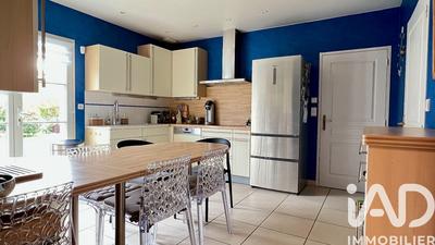 Maison - 217 m² - 8 pièces