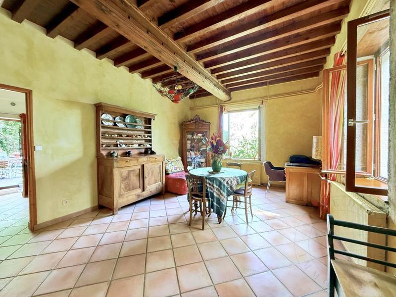 Maison - 210 m² - 9 pièces