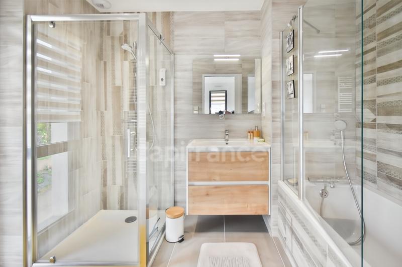 Maison - 320 m² - 6 pièces