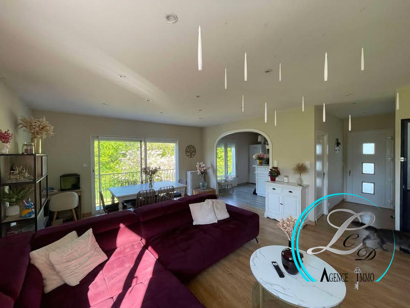 Maison - 140 m² - 6 pièces