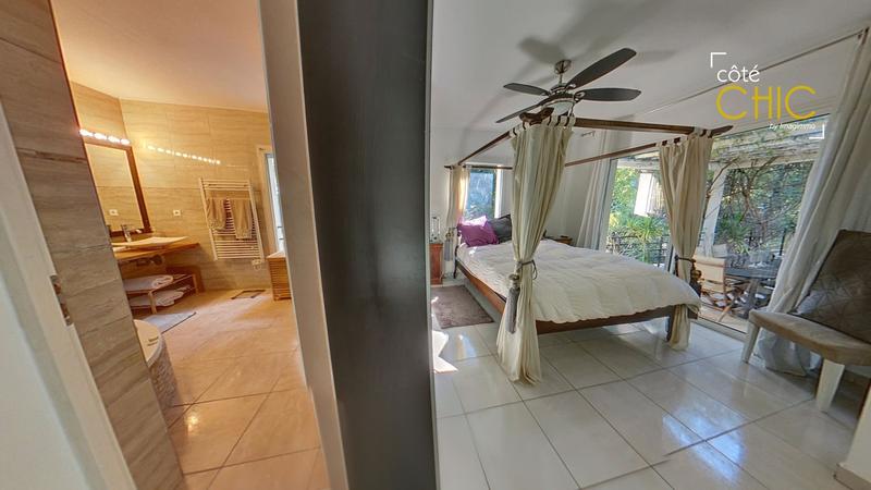 Maison - 254 m² - 7 pièces