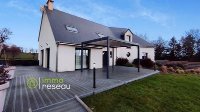 Maison - 206 m² - 8 pièces