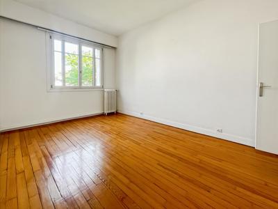 Appartement - 111 m² - 4 pièces