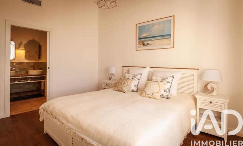 Maison de village - 305 m² - 9 pièces