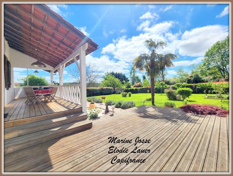 Maison - 230 m² - 7 pièces