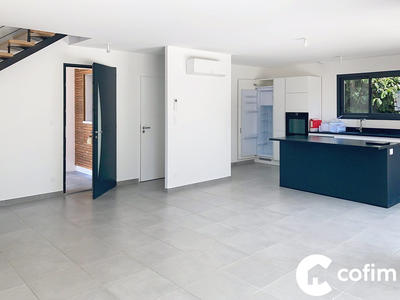 Maison - 104 m² - 5 pièces