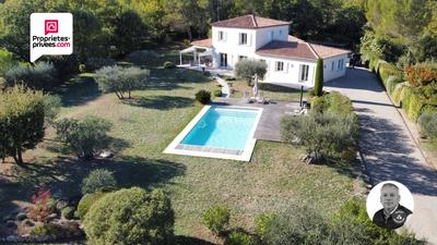 Villa - 168 m² - 6 pièces