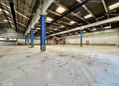 Entrepôt - 4 874 m²