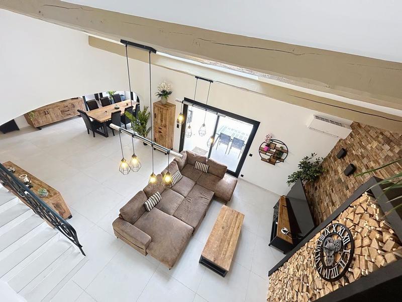 Villa - 210 m² - 6 pièces