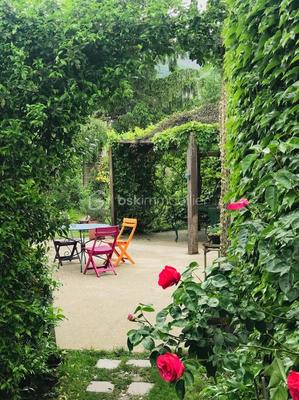 Maison - 180 m² - 8 pièces