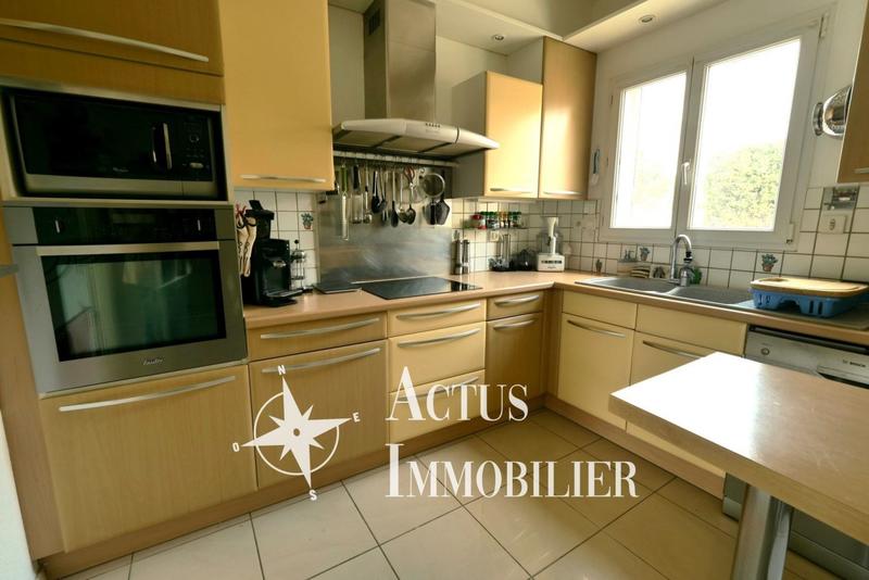 Maison - 196 m² - 7 pièces