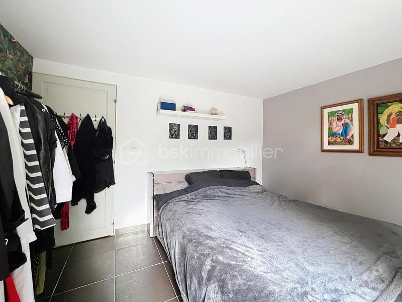 Maison - 180 m² - 5 pièces