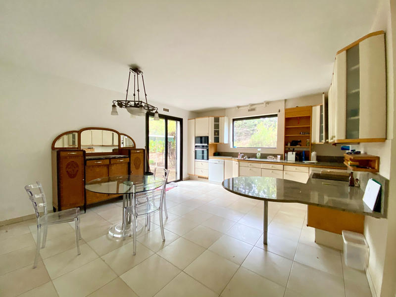 Maison - 298 m² - 7 pièces