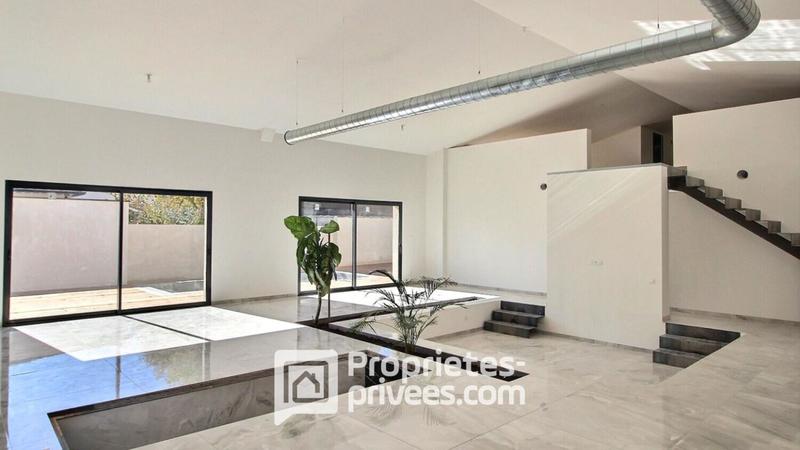Maison - 254 m² - 6 pièces