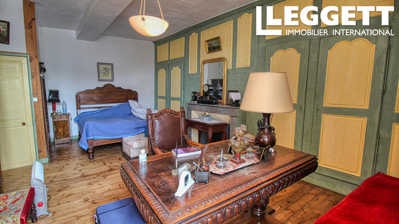 Demeure - 275 m² - 8 pièces