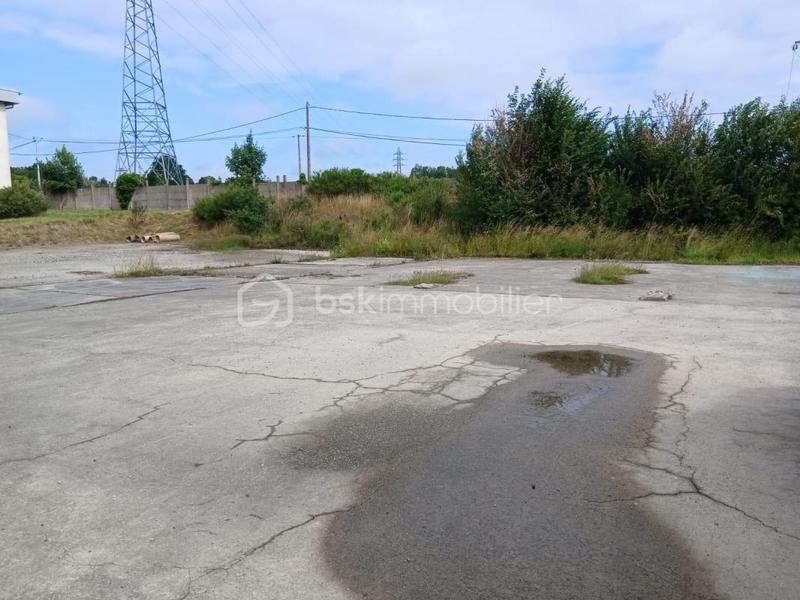 Terrain industriel - 1 200 m²
