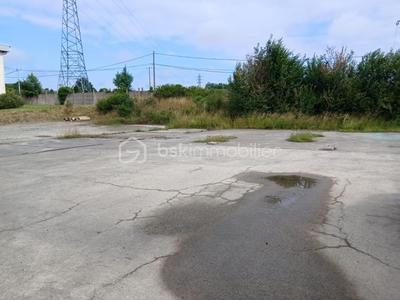 Terrain industriel - 1 200 m²