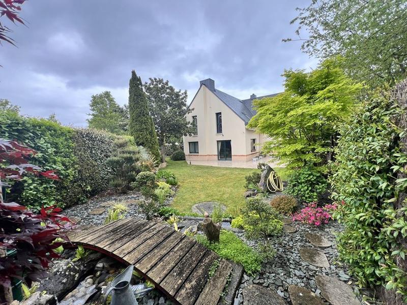 Maison - 246 m² - 8 pièces