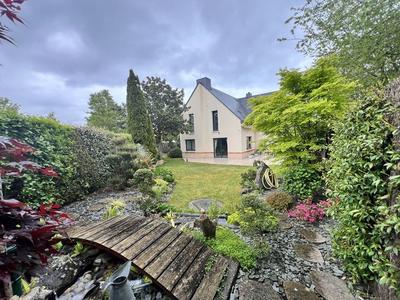 Maison - 246 m² - 8 pièces