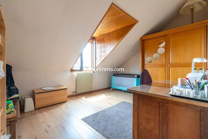 Maison - 200 m² - 8 pièces