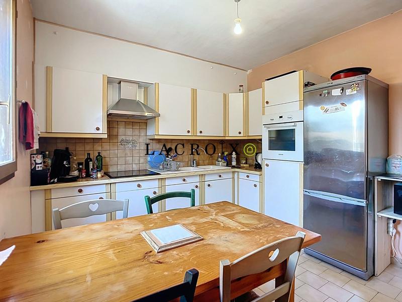 Maison - 93 m² - 5 pièces