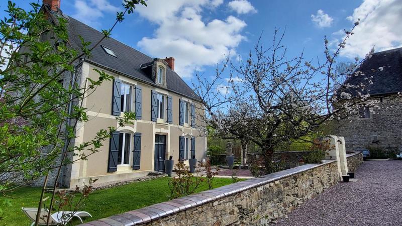 Propriété - 198 m² - 8 pièces