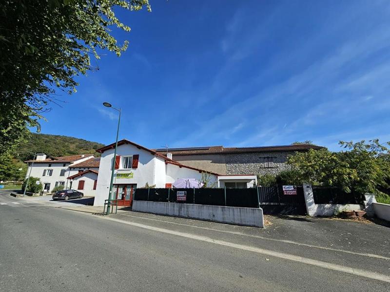 Maison - 99 m² - 4 pièces