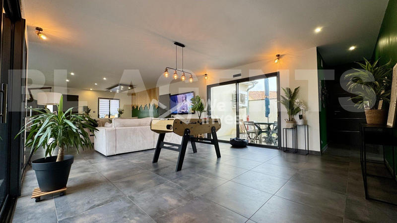 Maison - 140 m² - 5 pièces