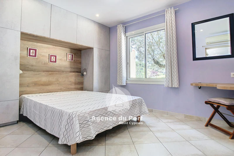 Villa - 221 m² - 9 pièces