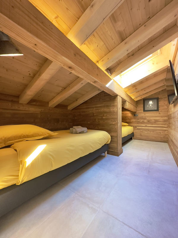 Châlet - 607 m² - 16 pièces