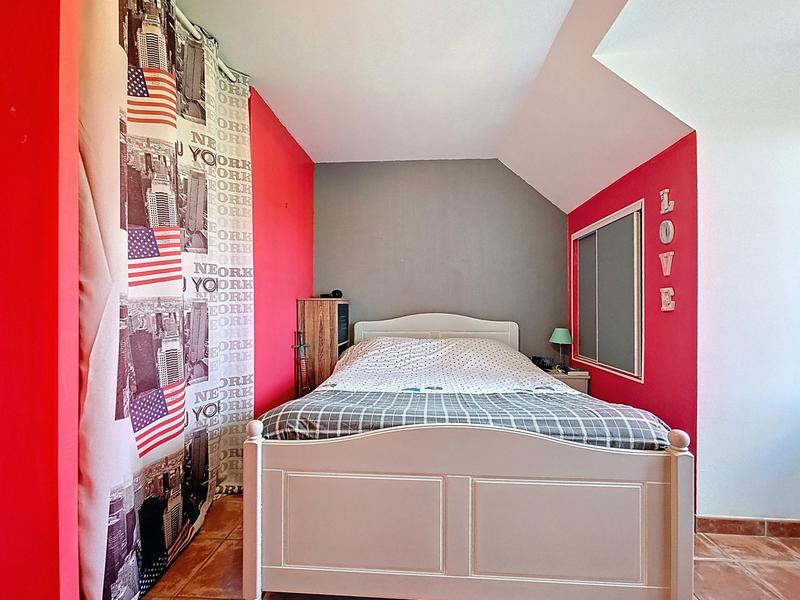 Maison - 200 m² - 7 pièces