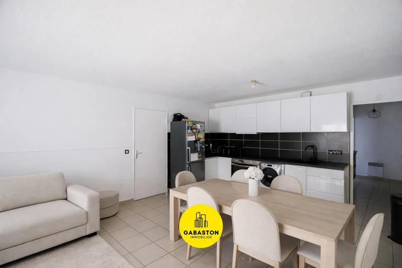 Appartement - 79 m² - 4 pièces