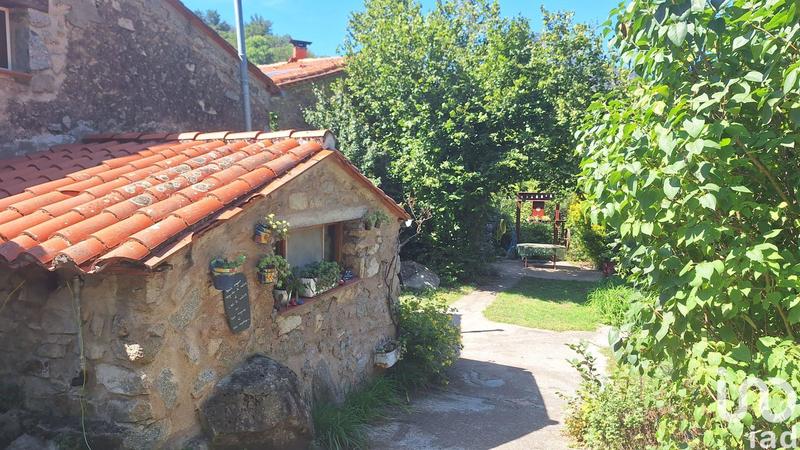 Maison - 300 m² - 13 pièces