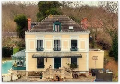 Maison bourgeoise - 244 m² - 13 pièces