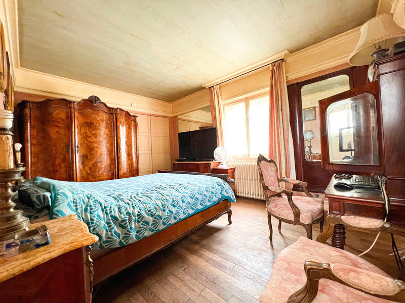 Propriété - 300 m² - 13 pièces