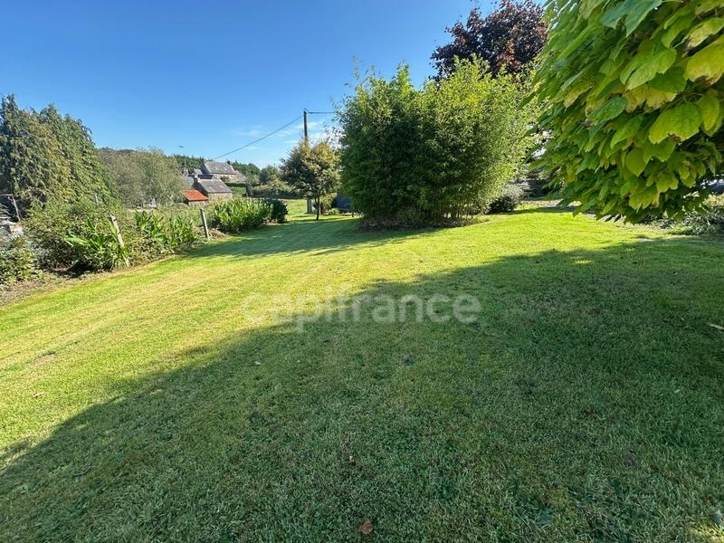 Terrain constructible - 1 800 m²