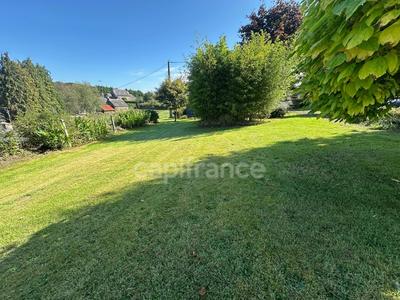 Terrain constructible - 1 800 m²