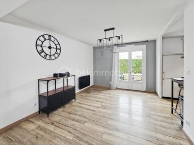 Maison - 98 m² - 5 pièces