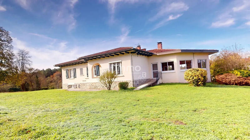 Demeure - 200 m² - 9 pièces