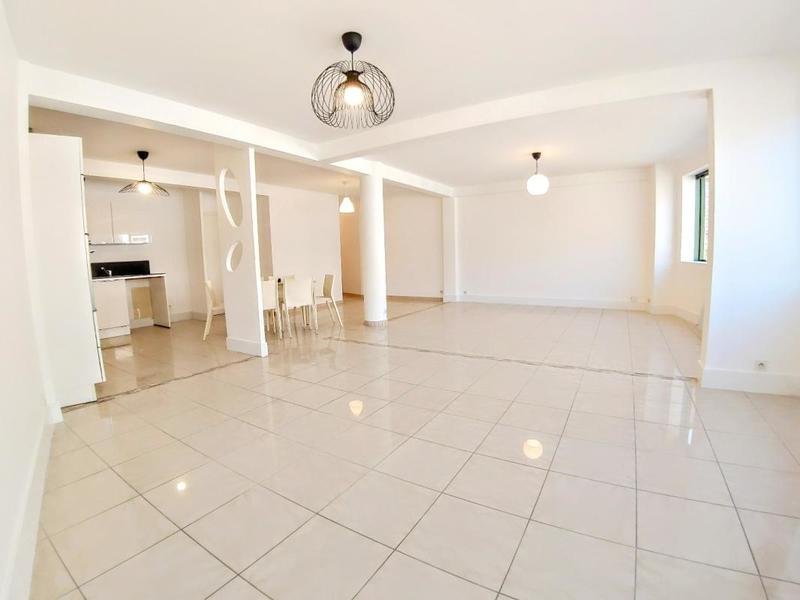 Appartement bourgeois - 176 m² - 4 pièces