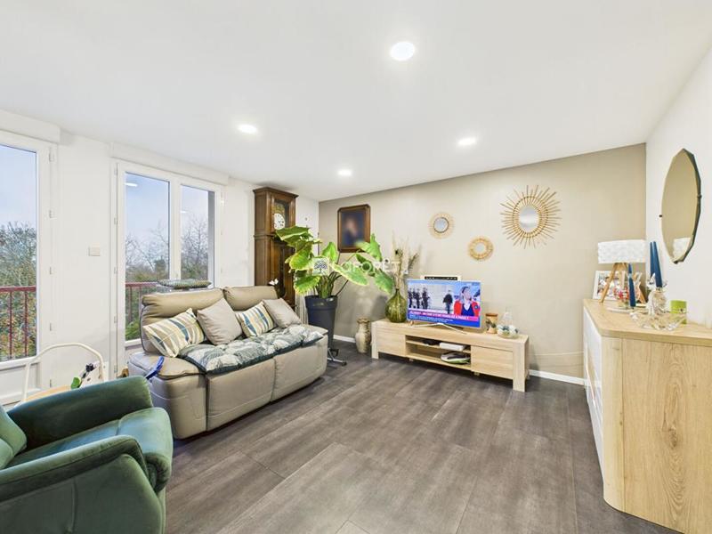 Appartement - 81 m² - 3 pièces