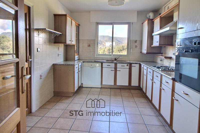 Appartement - 96 m² - 4 pièces