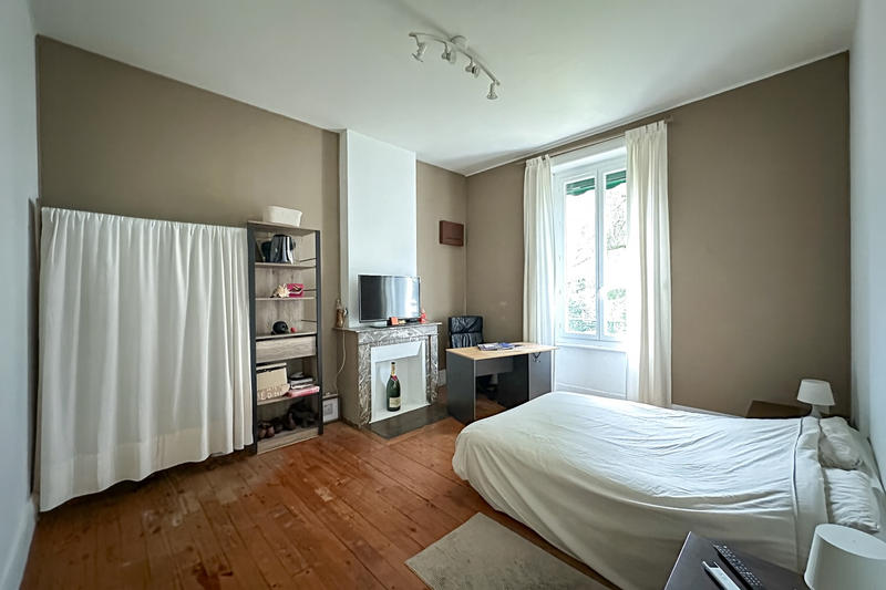 Maison - 317 m² - 10 pièces