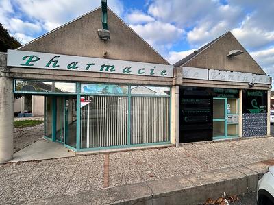 Local commercial - 143 m² - 4 pièces